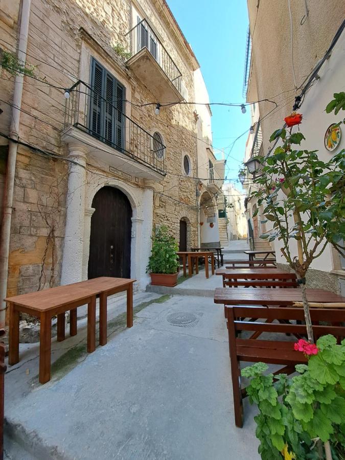 Le Case Del Capitano Aparthotel Vieste Buitenkant foto